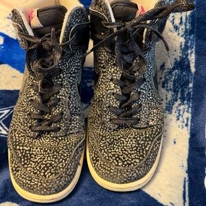 Girls Nikes Size 6.5